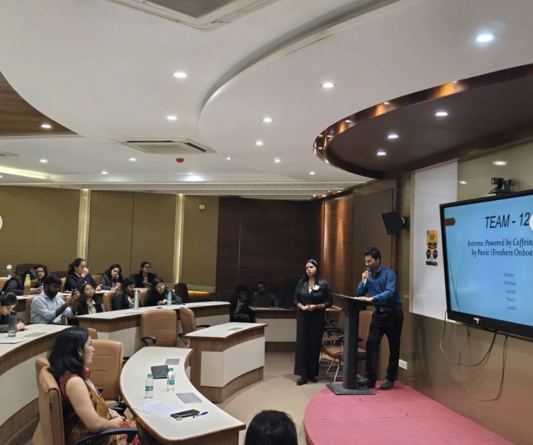 Conference hall or workshop with expert speaker